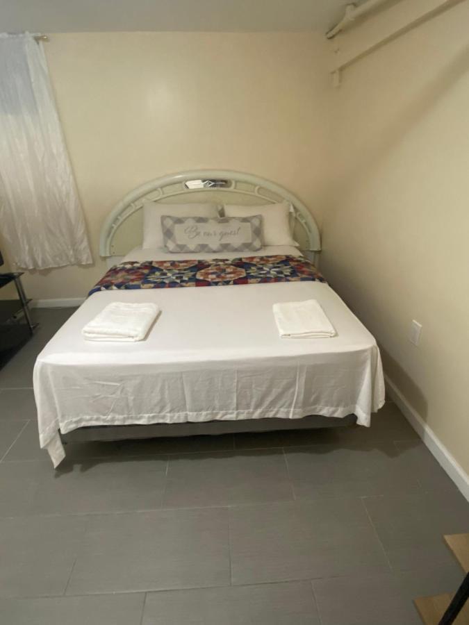 A Delightful Room In Queens นิวยอร์ก ภายนอก รูปภาพ