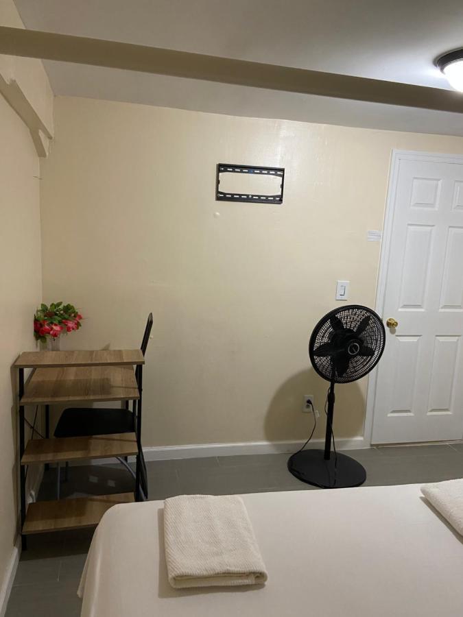 A Delightful Room In Queens นิวยอร์ก ภายนอก รูปภาพ